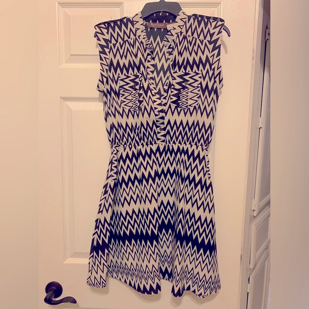 Speed Control Black and White Sleeveless Midi Dress